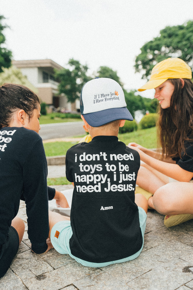 I JUST NEED JESUS BLACK KIDS T-SHIRT
