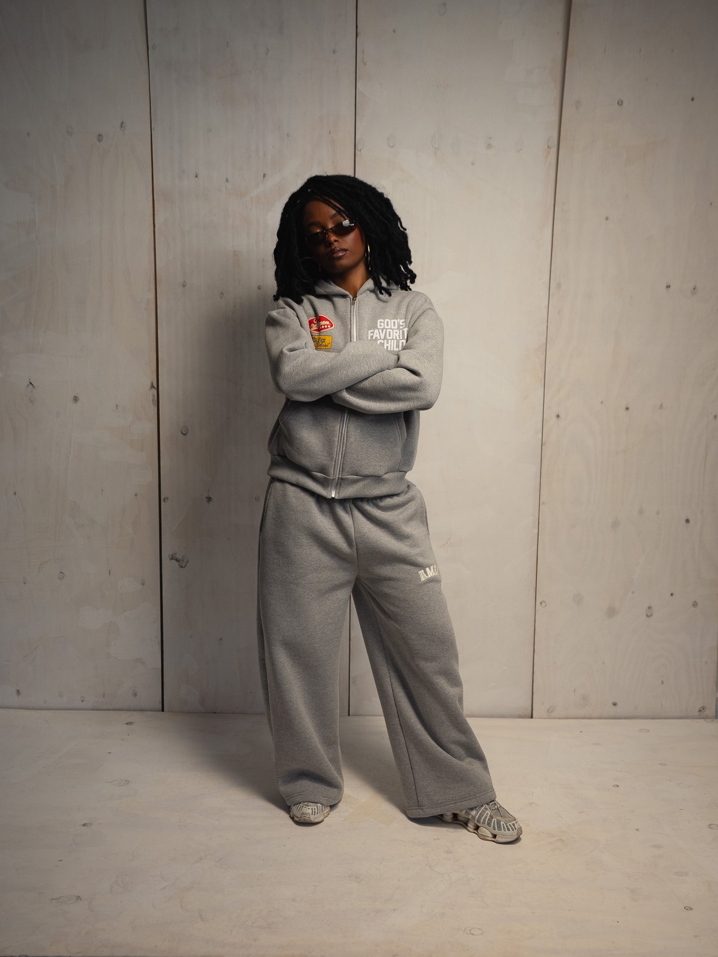 GRAY BAGGY SWEATSHIRT