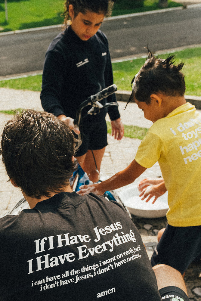 I JUST NEED JESUS ​​YELLOW KIDS T-SHIRT