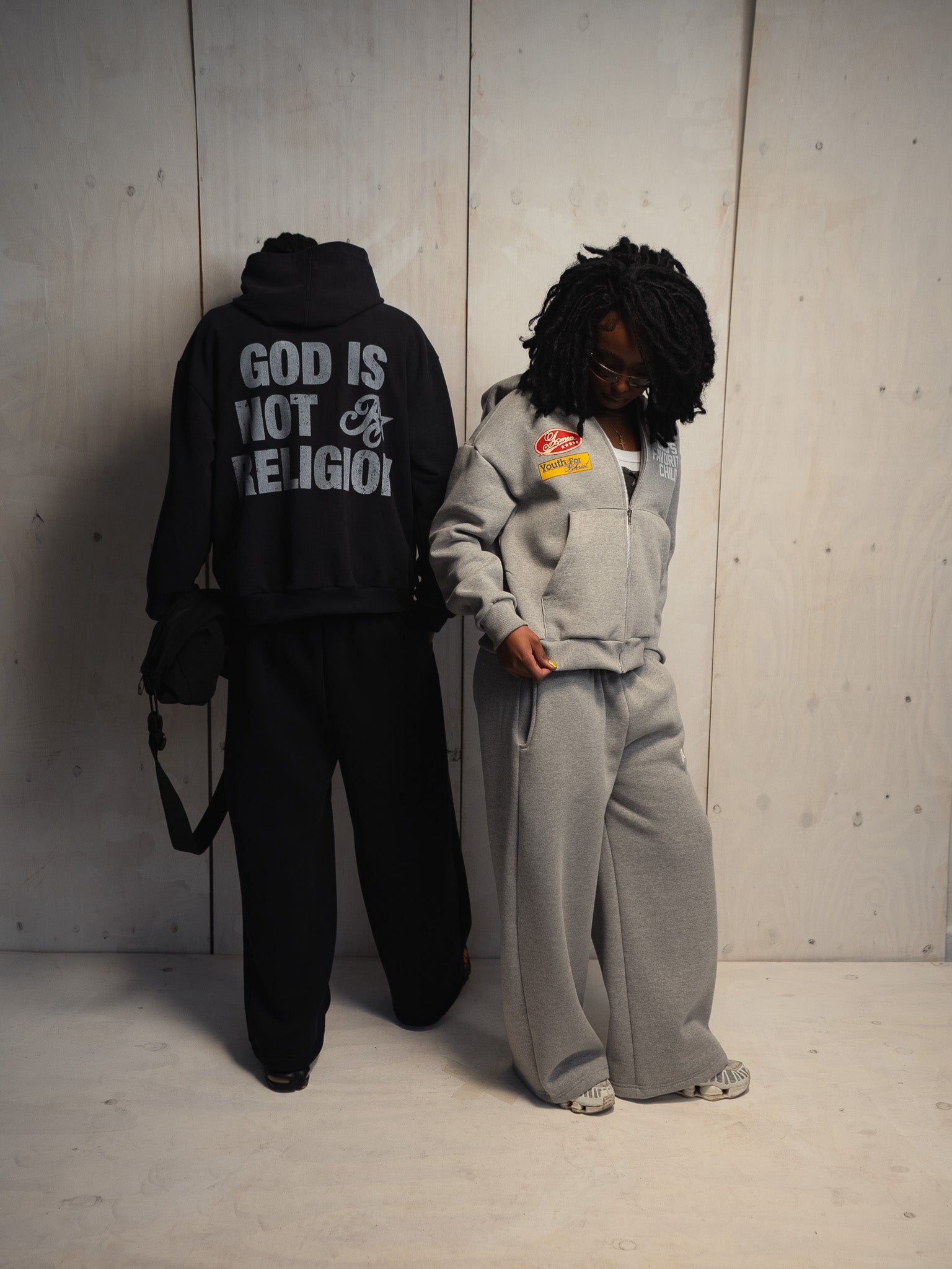 BLACK BAGGY SWEATSHIRT