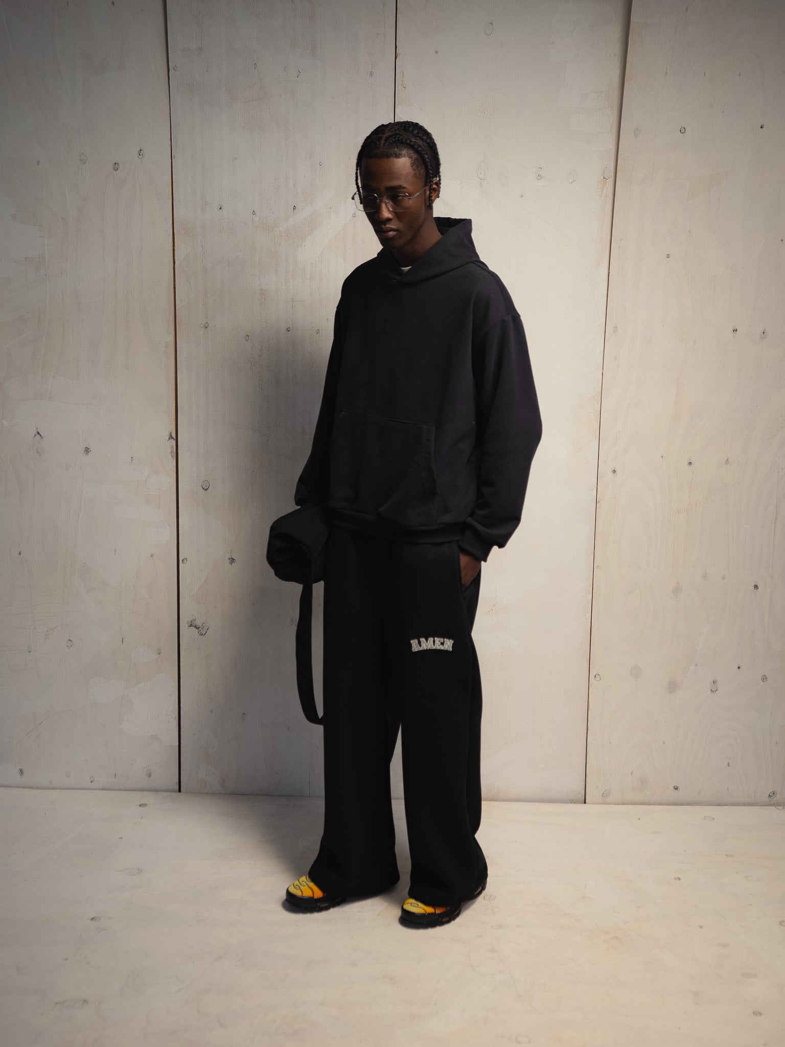 BLACK BAGGY SWEATSHIRT