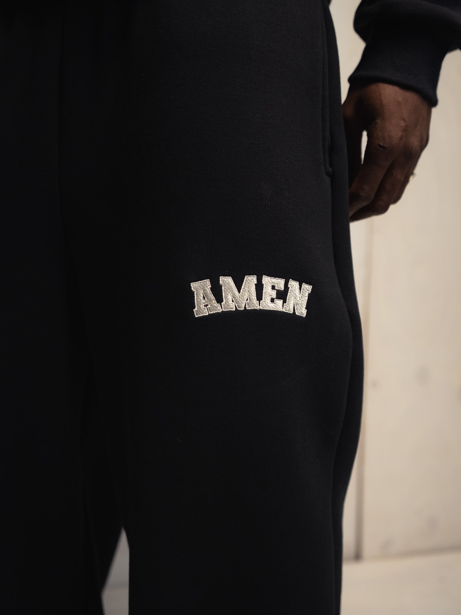 BLACK BAGGY SWEATSHIRT