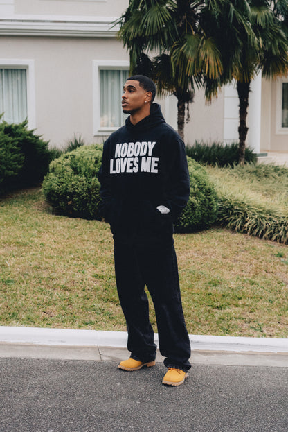 BLACK SWEATSHIRT NOBODY LOVES ME LIKE JESUS