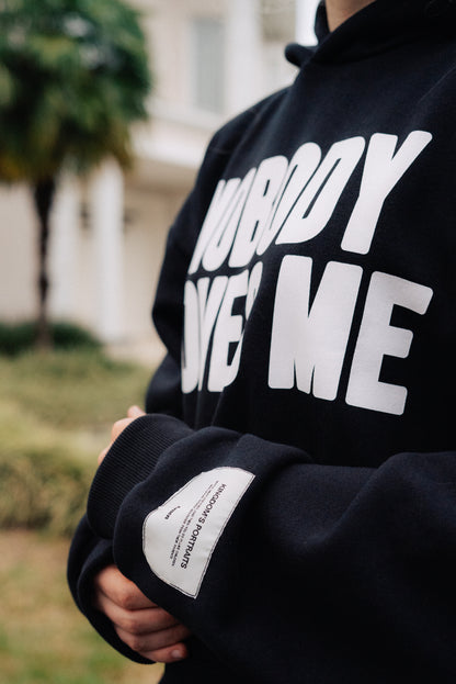 BLACK SWEATSHIRT NOBODY LOVES ME LIKE JESUS