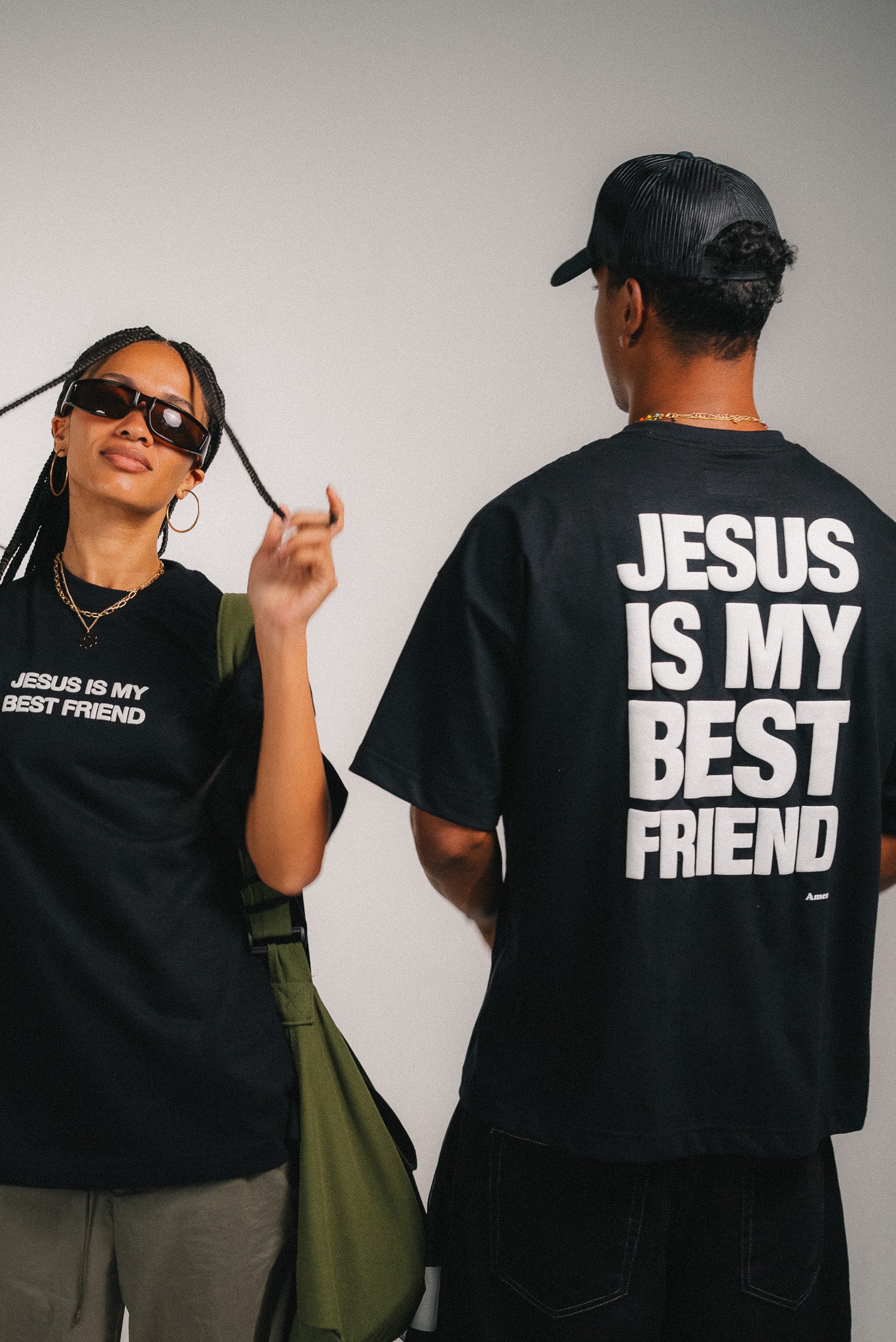 BLACK T-SHIRT JESUS ​​IS MY BEST FRIEND